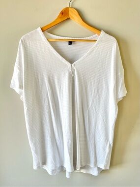 Talbots V-Neck White Short Sleeve Textured Striped Top Size XXL -Coastal Summer